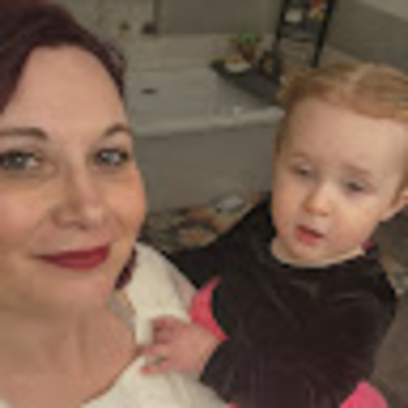Meet the Posher Other - Meet your Posher, Sarah
